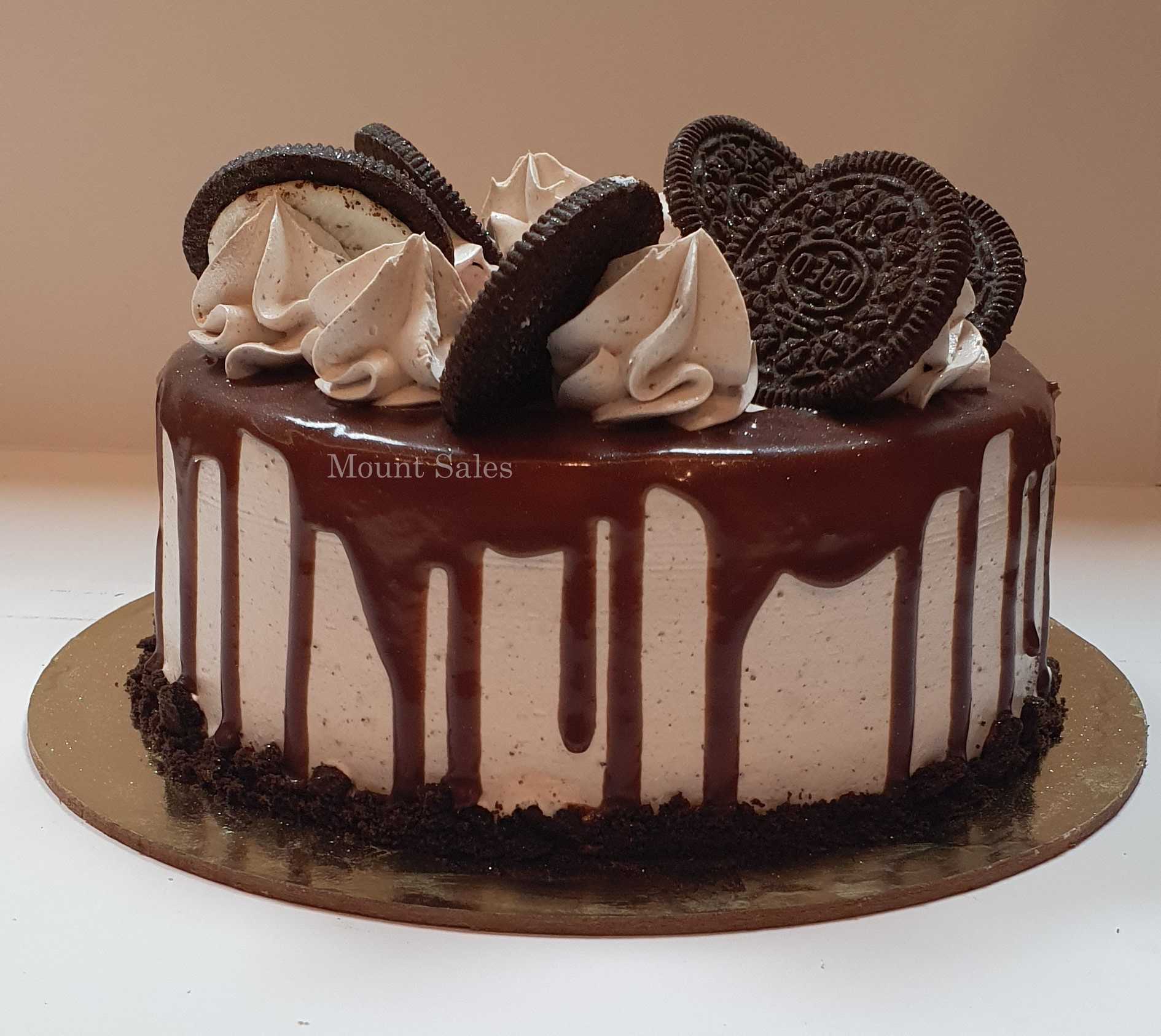 Premium RED N White Velvet Cake